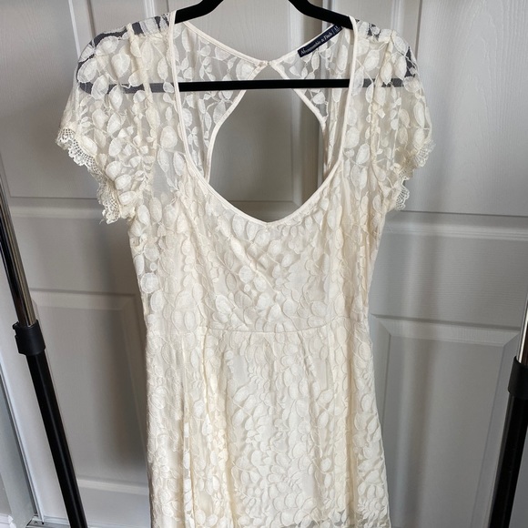 Cream lace overlay dress. - Picture 1 of 2